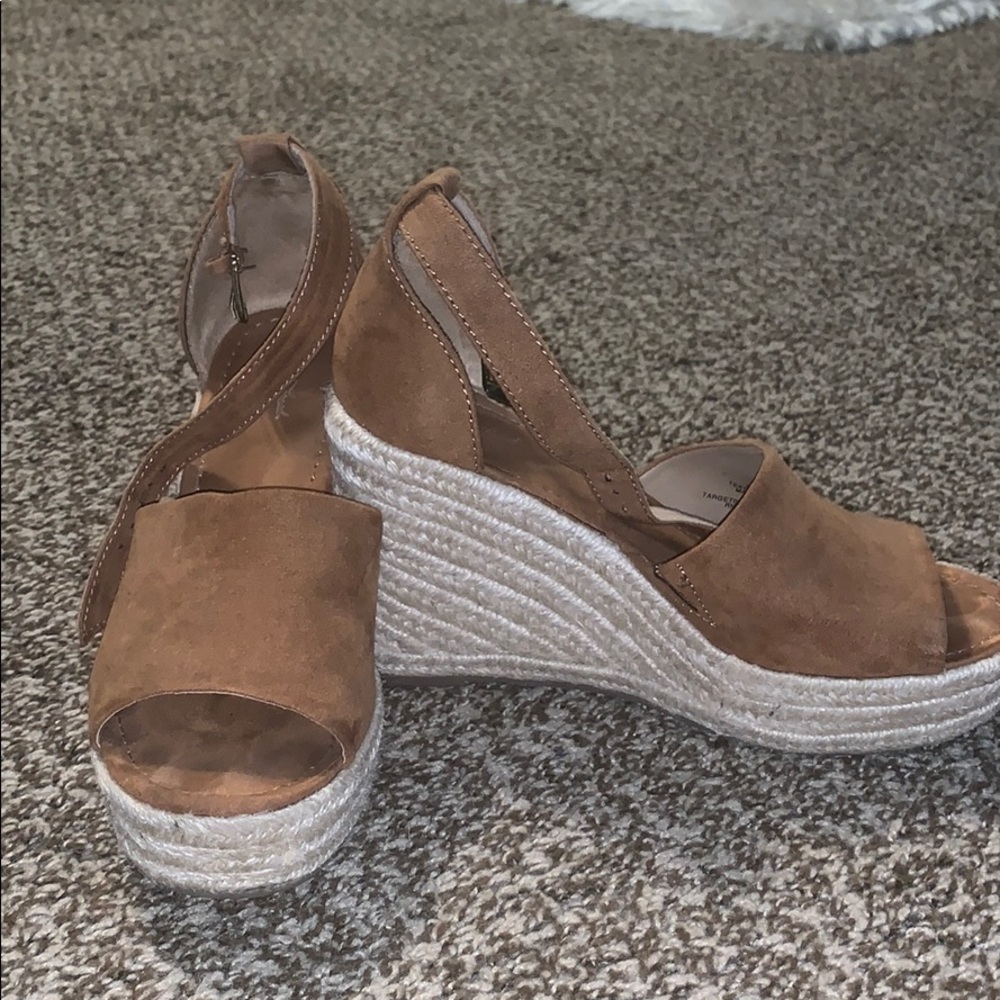 2/$18 Universal Thread Wedges